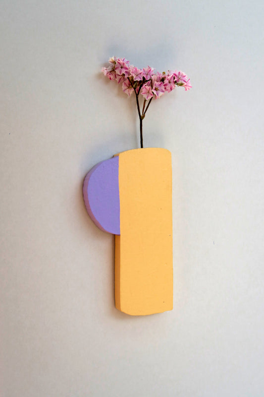 Imán de madera Women's Realm yellow